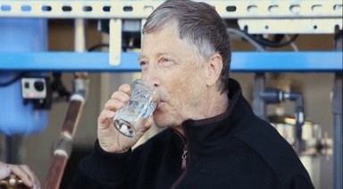 بیل گیتس و تولید آب از کود انسانی! بیل گیتس و تولید آب از کود انسانی!