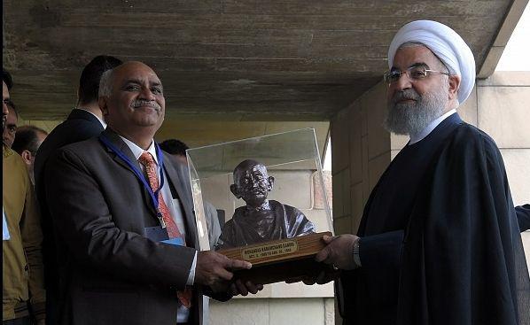 هدیه هندی&zwnj;ها به روحانی (عکس)