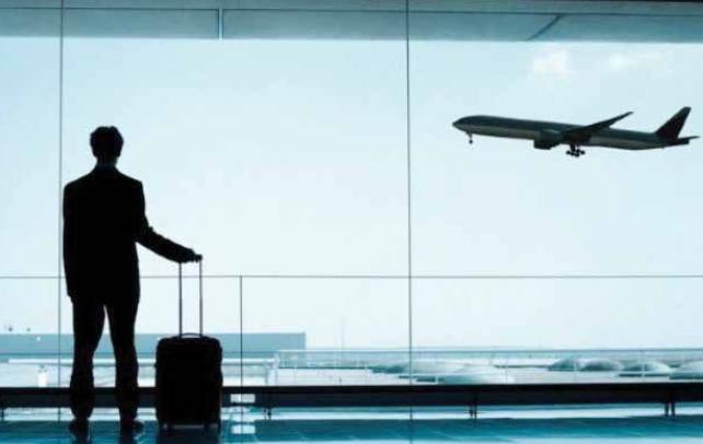 جوانان به فکر رفتن؛ مسؤولان فقط نگاه جوانان به فکر رفتن؛ مسؤولان فقط نگاه