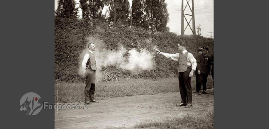 آزمایش جلیقه ضد گلوله در قدیم (عکس)