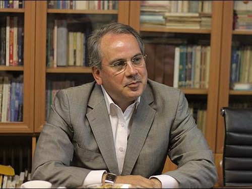 از خودمحوری و خودخواهی&zwnj;ها خارج شویم/ در ایران گردش قدرت نداریم؛ 4 هزار نفر داریم که ثابت اند/ حاکمیت نباید صاحب قدرت اقتصادی باشد