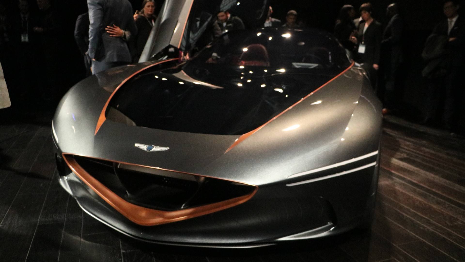 دوشنبه////اسنتیای جنسیس در نمای نزدیک