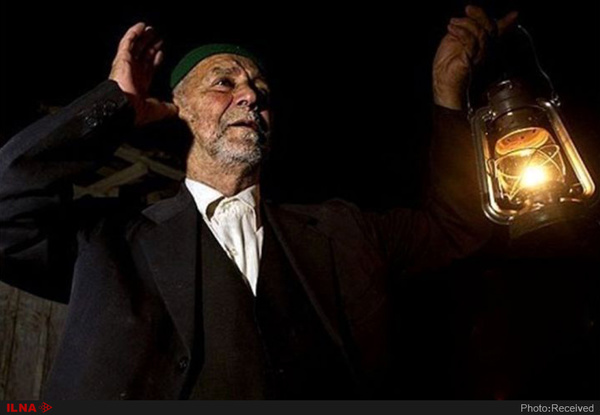 خواننده «یا ربالعالمینِ» سحری: چون معتقد بودم موسیقی حرام است، به گلها نرفتم/ غصه میخورم که چرا نگذاشتم صدایم شنیده شود/ تلویزیون دری را که سحری خوان ها به سوی خدا باز کردند را بسته