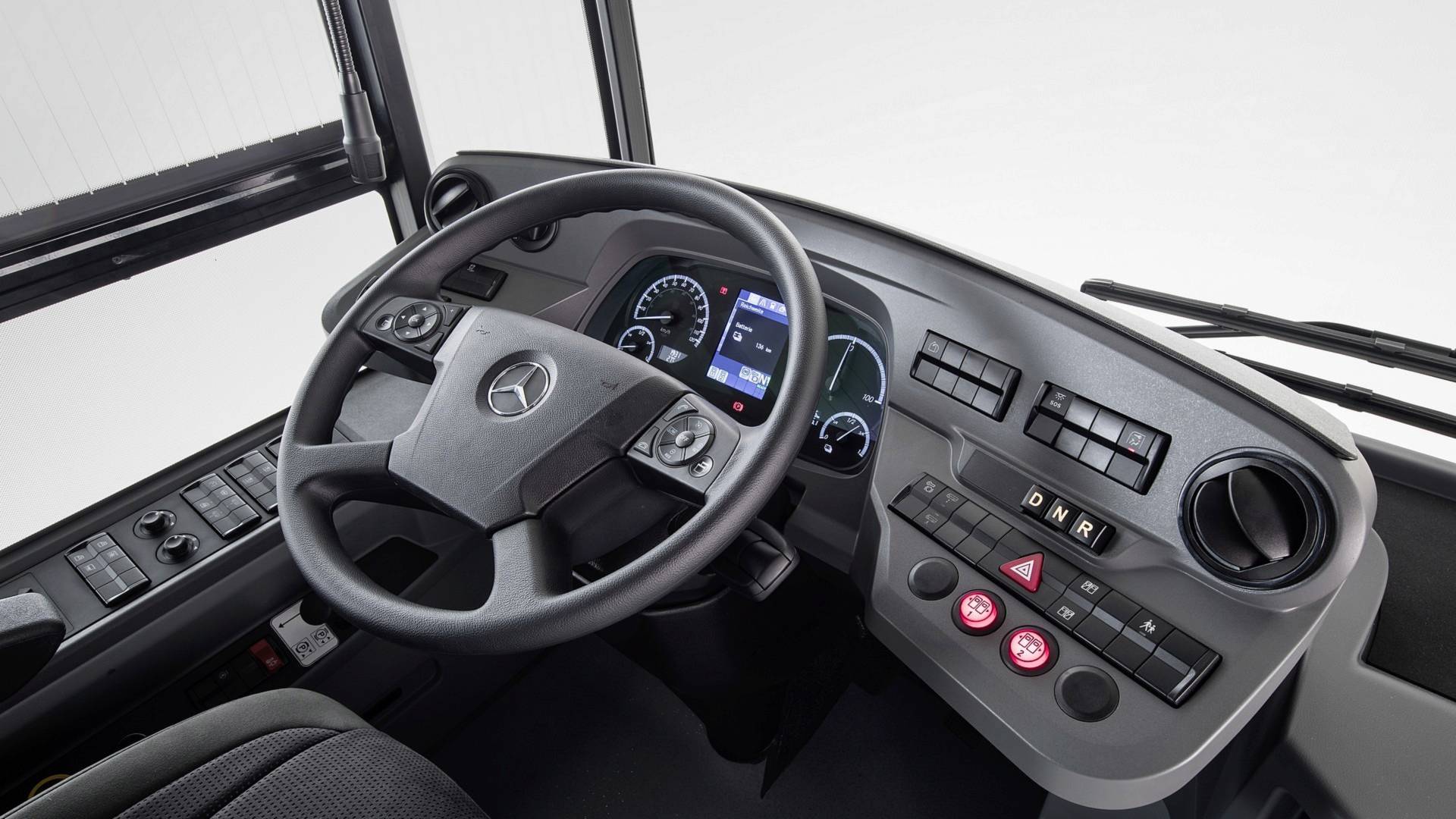 ئی&zwnj;سیتارو، اتوبوس الکتریکی بنز