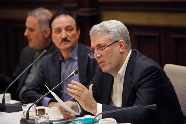 وزیر گردشگری: پروازهای اروپایی را به ایران برمی&zwnj;گردانیم