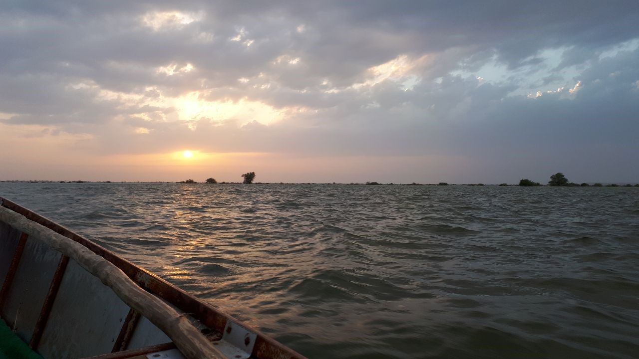 فاتحانِ خشمگین آب&zwnj;های گِل&zwnj;آلود