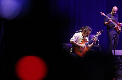 چرا هنرمندان مهاجرت می کنند؟/ کسی نمی&zwnj;داند یک نوازنده برای حرفه&zwnj;ای شدن، چه رنج&zwnj;هایی می&zwnj;کشد/ جامعه قدر هنر را نمی داند