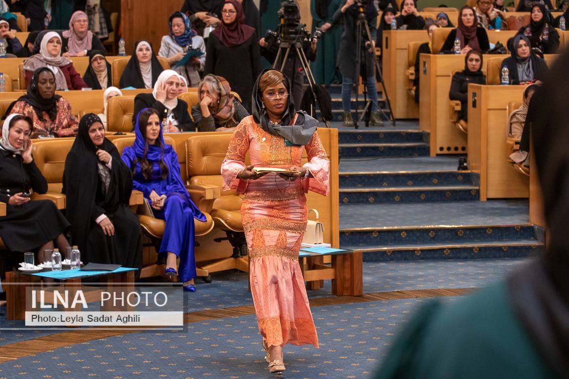 4 سؤال از خانم خزعلی: دورهمی زنانه که در منزل شخصی نگرفته اید؛ پاسخ دهید 4 سؤال از خانم خزعلی: دورهمی زنانه که در منزل شخصی نگرفته اید؛ پاسخ دهید