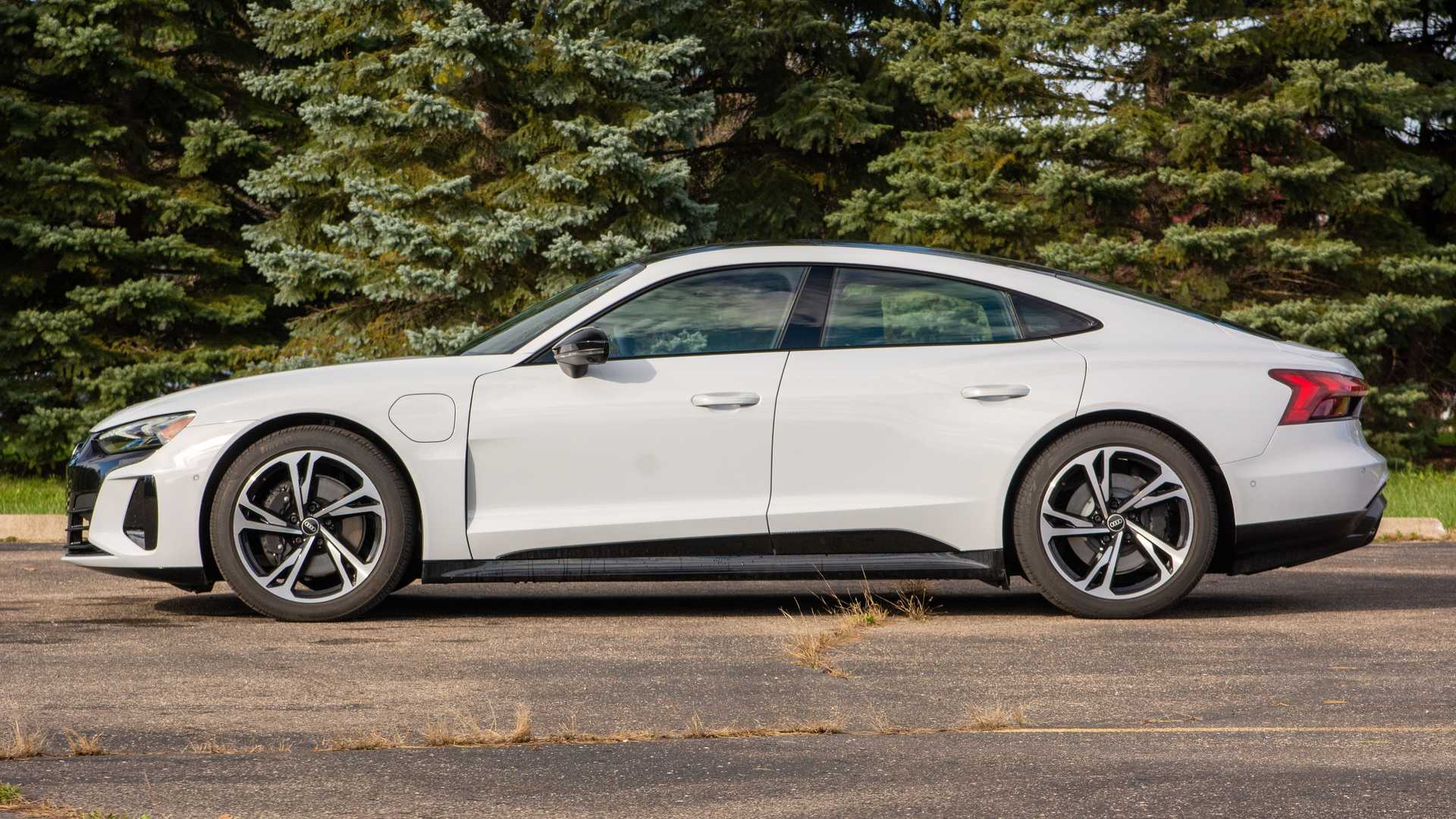 داغ ترین سدان آئودی در سال 2022؛ آتشین و بدون دود! (+عکس) داغ ترین سدان آئودی در سال 2022؛ آتشین و بدون دود! (+عکس)