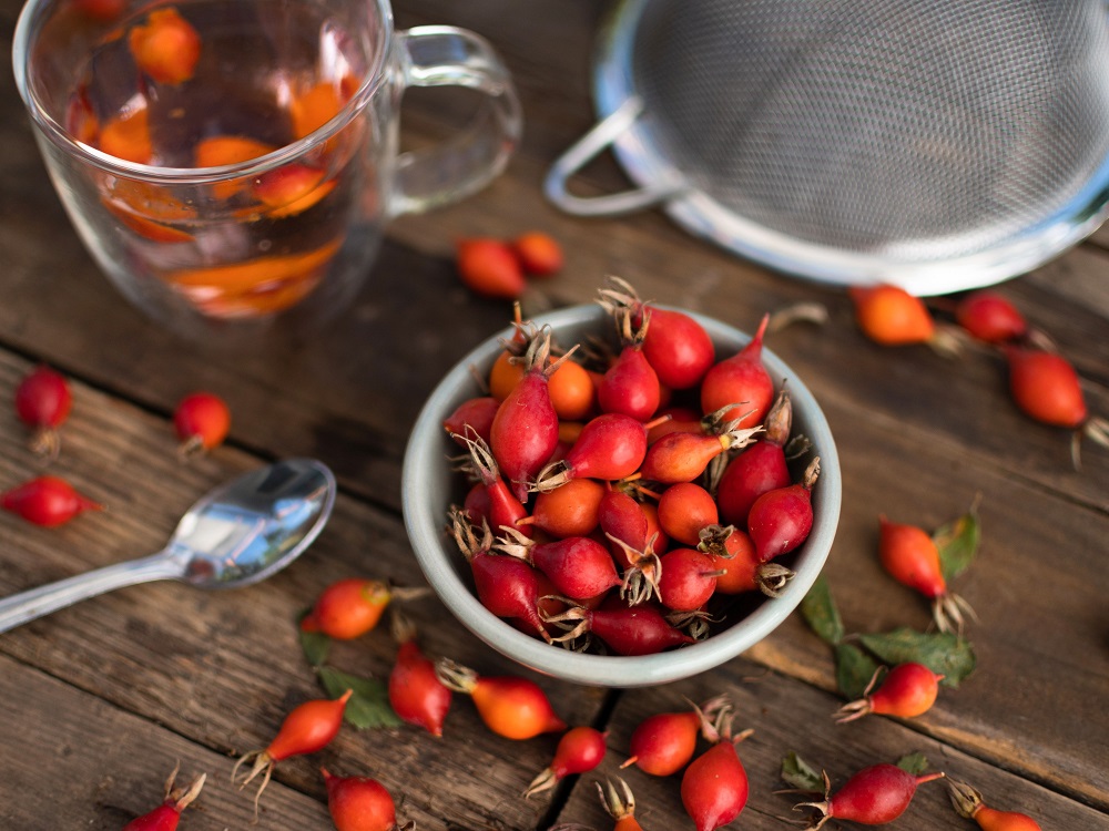 از مزایای روغن رزهیپ برای پوست صورت