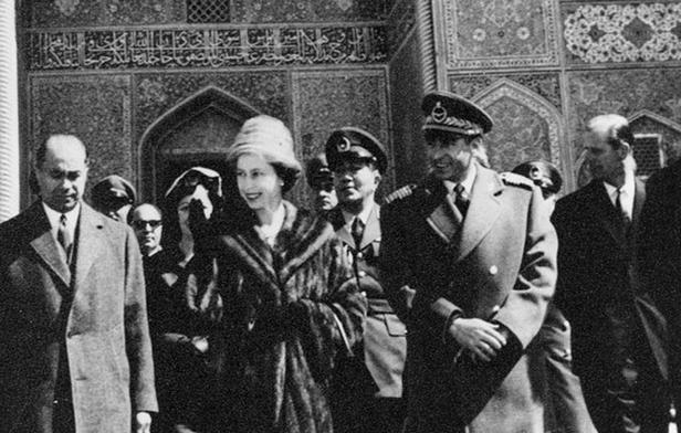 سفر ملکه الیزابت دوم به ایران: از ماجرای آپارتمان ساختگی تا کلید دستشویی فرنگی (+عکس)