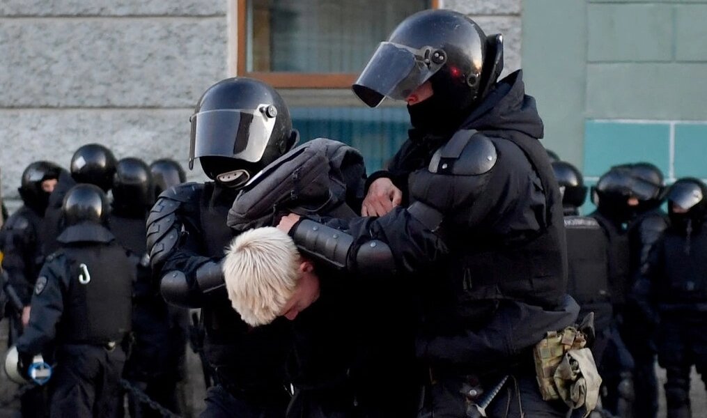 استانبول، مقصد فرار روس ها از سربازی اجباری / بازداشت 700 معترض در روسیه استانبول، مقصد فرار روس ها از سربازی اجباری / بازداشت 700 معترض در روسیه