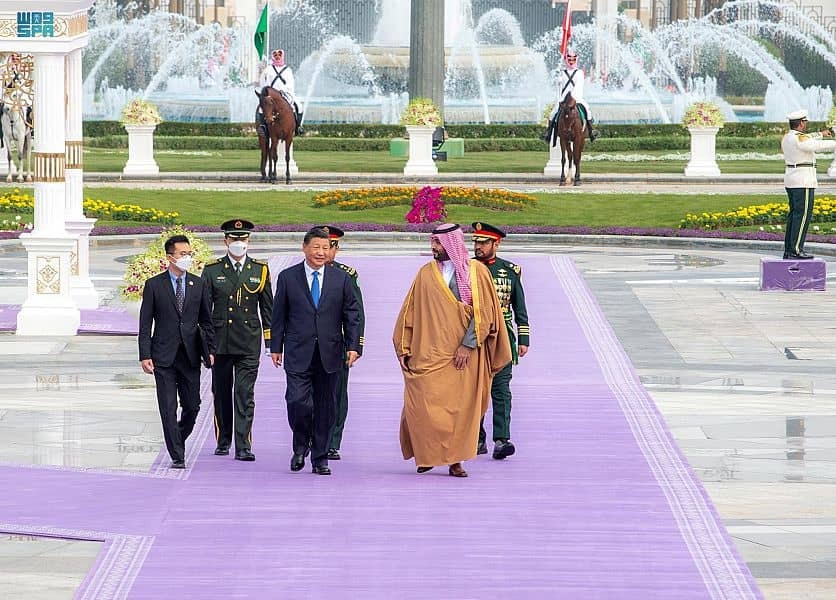 سفر رئیس جمهوری چین به سعودی (+عکس) / امضای توافقنامه شراکت استراتژیک  / رئیس جمهور چین: آغاز عصر جدید روابط با سعودی