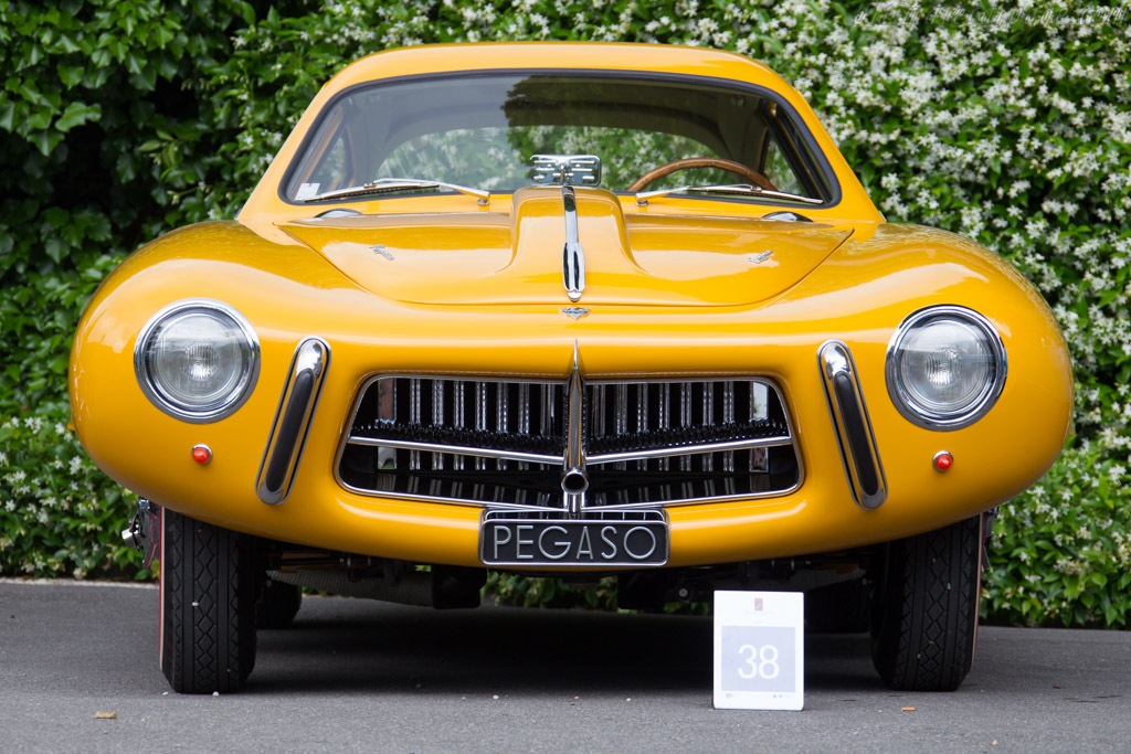 پگاسو زد-102 کوپولا؛ از خودروی دیکتاتور تا موزه ای در هلند (+عکس) پگاسو زد-102 کوپولا؛ از خودروی دیکتاتور تا موزه ای در هلند (+عکس)