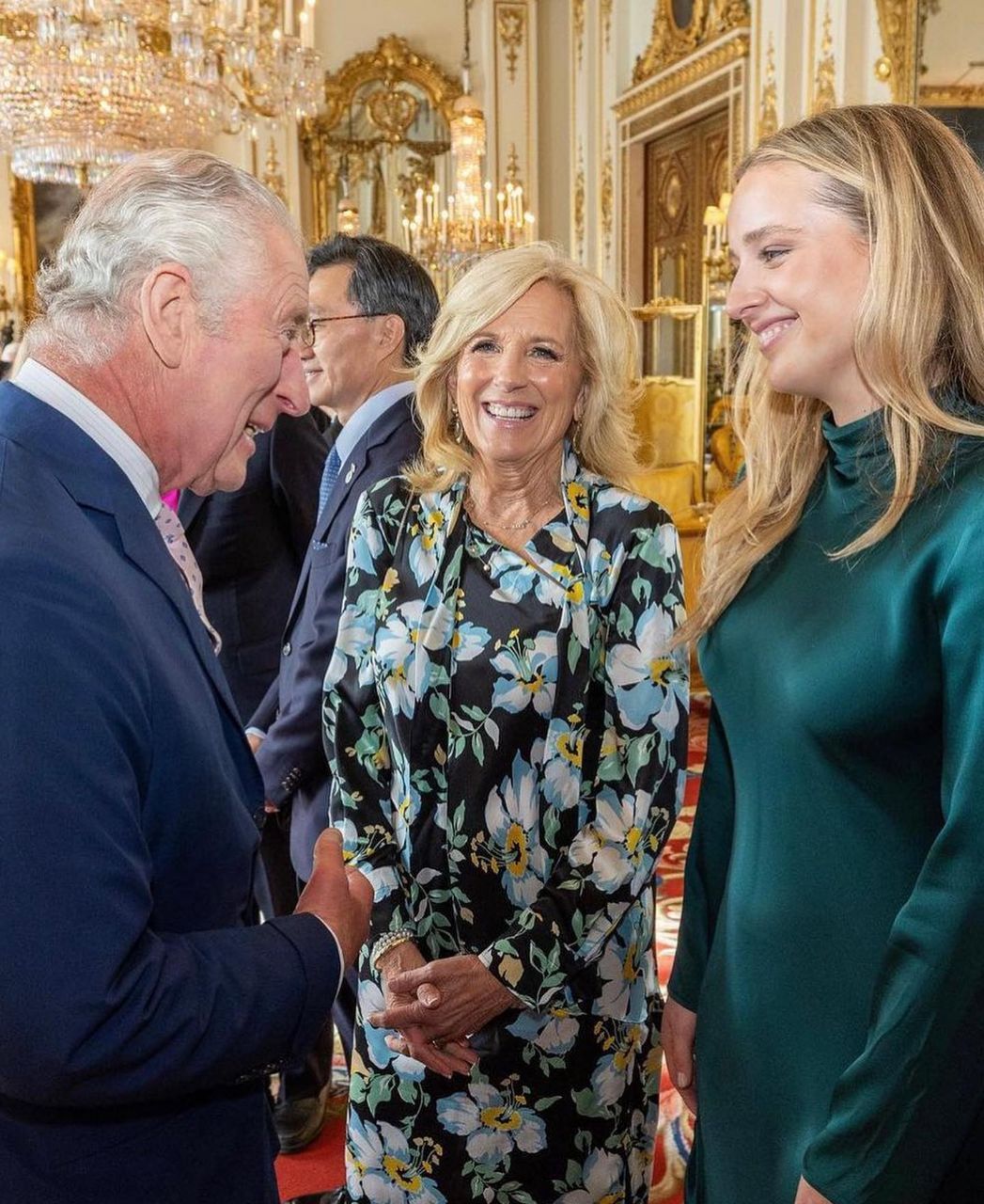 جیل بایدن با چارلز سوم نریمان کیست؟ آرایشگر ایرانی بانوی اول آمریکا برای مراسم تاج گذاری چارلز سوم (+عکس)