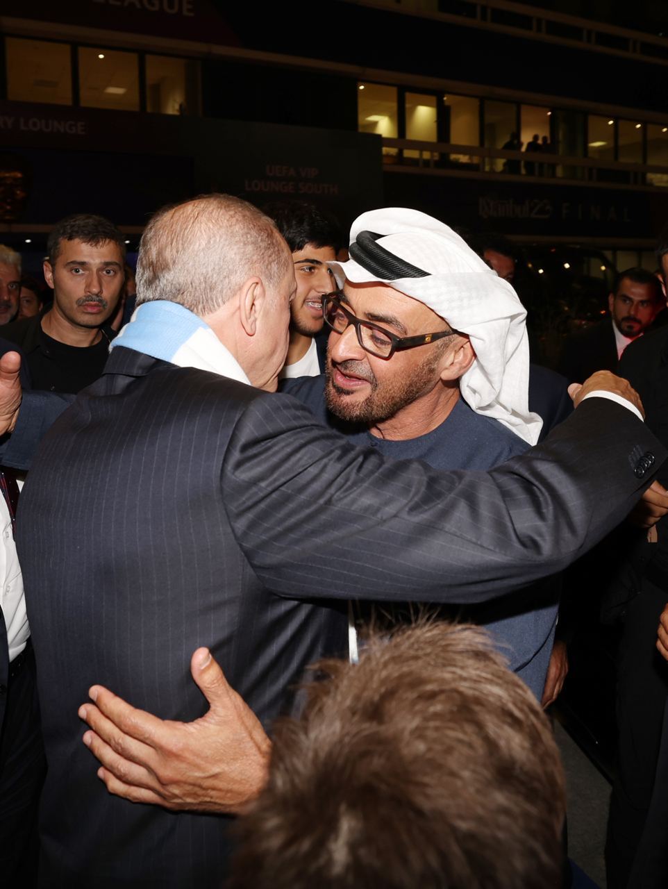 حاشیه فینال قهرمانان فوتبال اروپا در استانبول / از شیخ اماراتی مالک منچستر سیتی تا حضور سران 6 کشور در استادیوم حاشیه فینال قهرمانان فوتبال اروپا در استانبول / از شیخ اماراتی مالک منچستر سیتی تا حضور سران 6 کشور در استادیوم